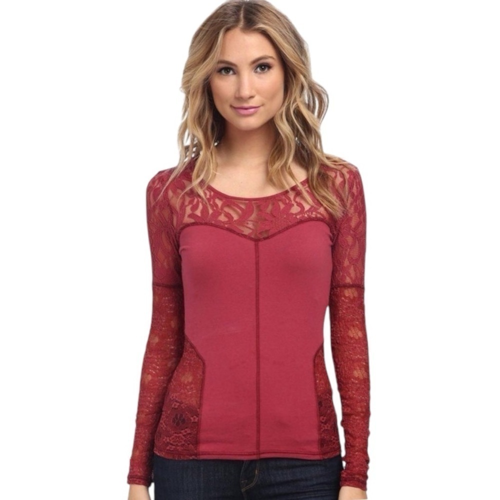 Free People Sweet Thang Burnt Red
Criss Cross Back Lace stretch long sleeve Top